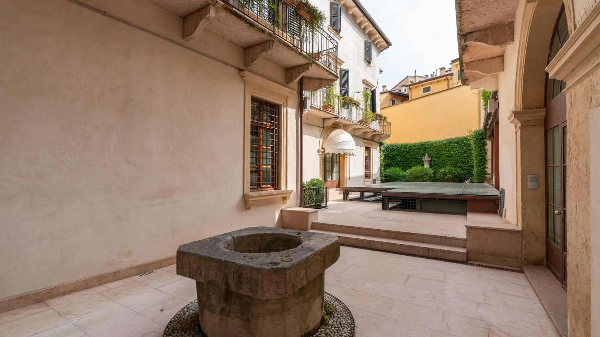 Domus Verona - Palazzo Lugo Apartment