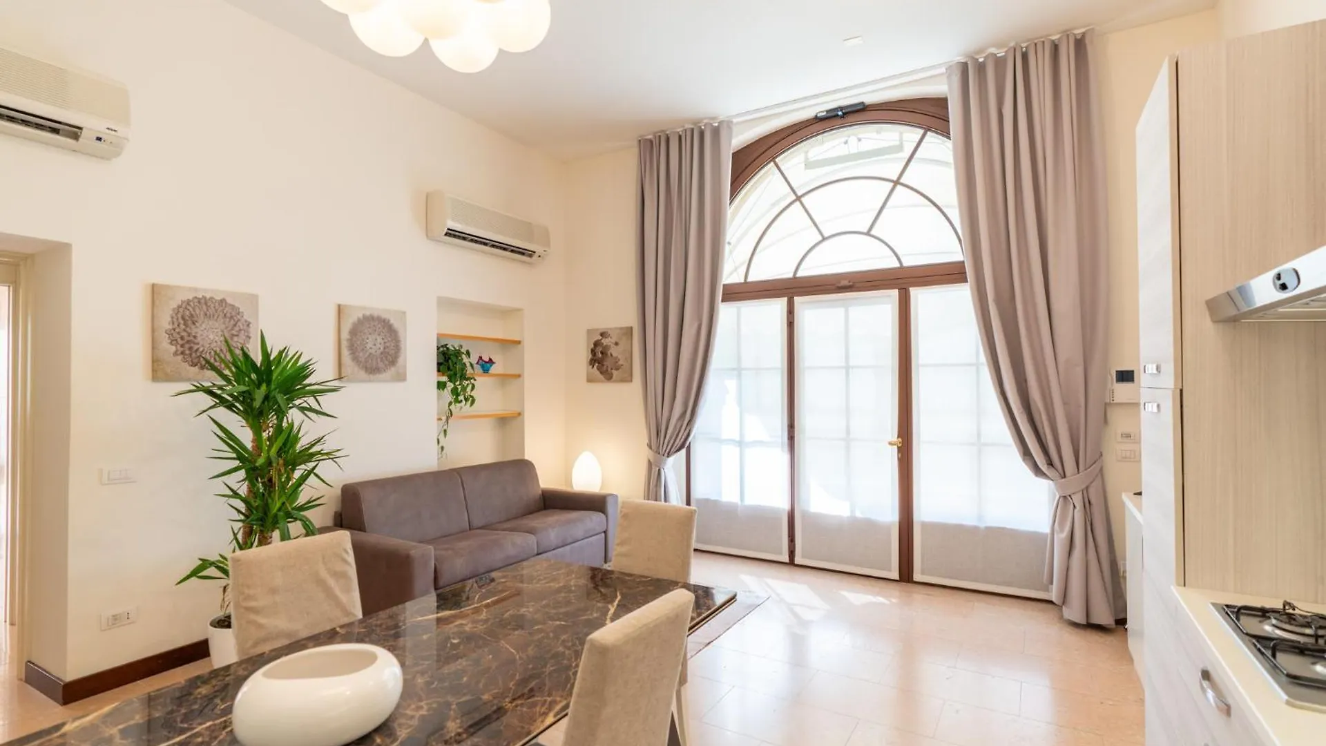 Domus Verona - Palazzo Lugo Apartment
