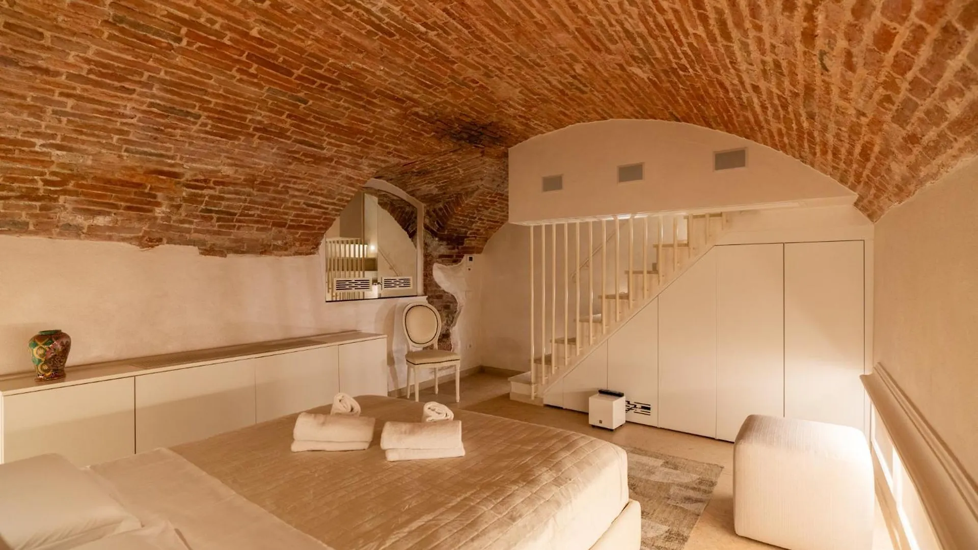 Domus Verona - Palazzo Lugo 0*,  Italy